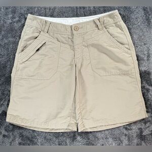 The North Face Women's 100% Nylon Khaki Beige Long Hiking Shorts Sz 10, outdoor